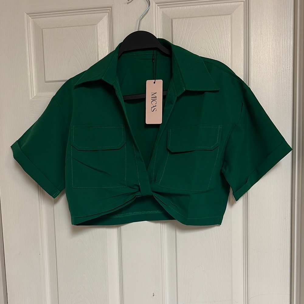 Micas Green Cropped twist Shirt